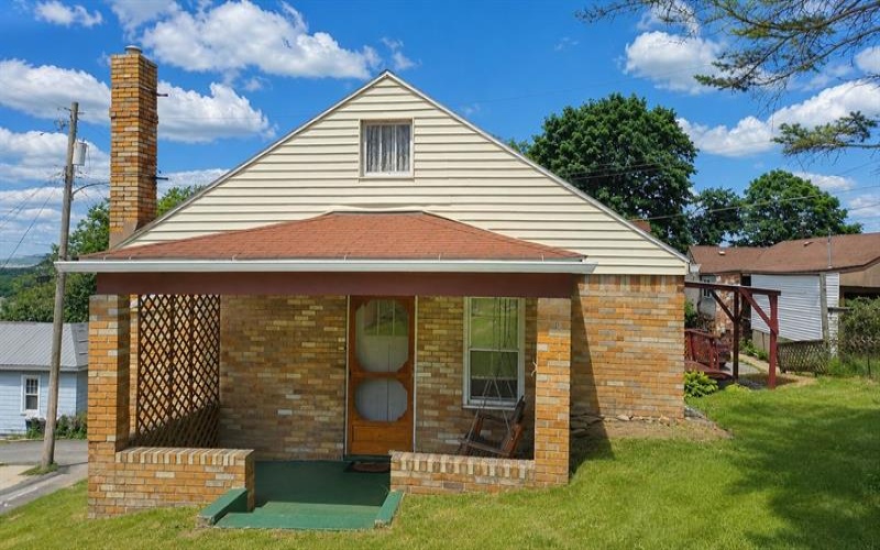 913 Hancock AVENUE, Vandergrift, 15690, 2 Bedrooms Bedrooms, 5 Rooms Rooms,1 BathroomBathrooms,Residential,For Sale,Hancock,1761990