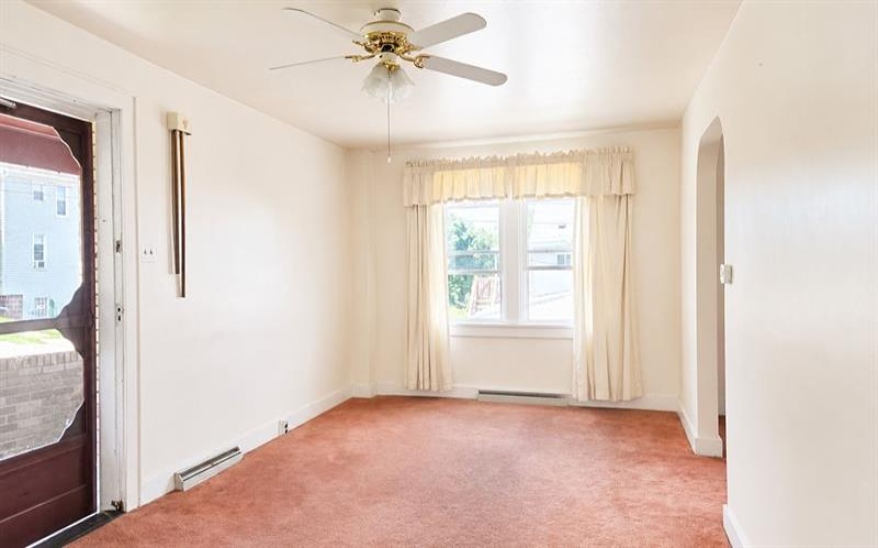 913 Hancock AVENUE, Vandergrift, 15690, 2 Bedrooms Bedrooms, 5 Rooms Rooms,1 BathroomBathrooms,Residential,For Sale,Hancock,1761990