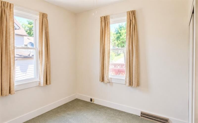 913 Hancock AVENUE, Vandergrift, 15690, 2 Bedrooms Bedrooms, 5 Rooms Rooms,1 BathroomBathrooms,Residential,For Sale,Hancock,1761990