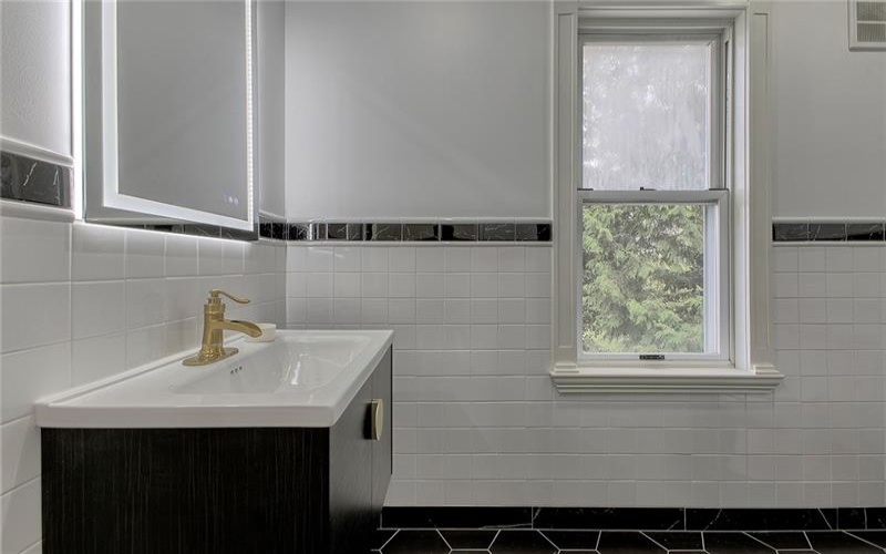 710-712 Stella Street, Jeannette, 15644, 8 Bedrooms Bedrooms, ,3.1 BathroomsBathrooms,Residential,For Sale,Stella Street,1762180