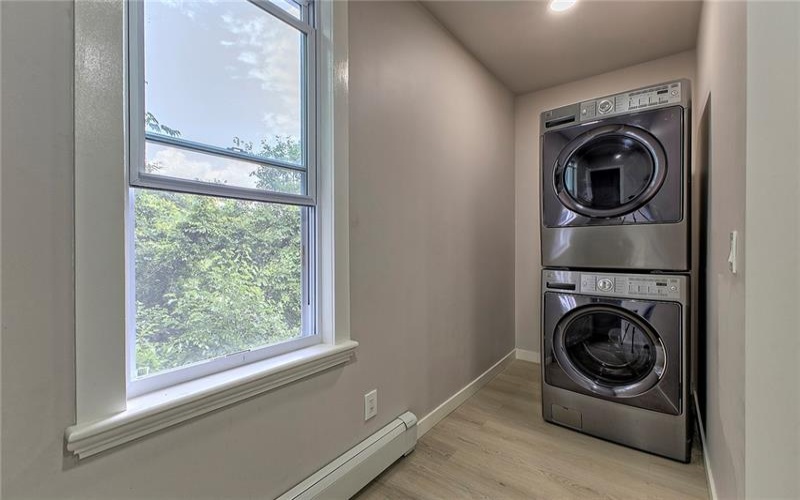 710-712 Stella Street, Jeannette, 15644, 8 Bedrooms Bedrooms, ,3.1 BathroomsBathrooms,Residential,For Sale,Stella Street,1762180
