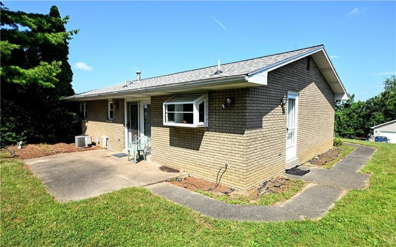 20 JEFFERSON DRIVE, Monessen, 15062, 3 Bedrooms Bedrooms, 8 Rooms Rooms,2 BathroomsBathrooms,Residential,For Sale,JEFFERSON DRIVE,1762243