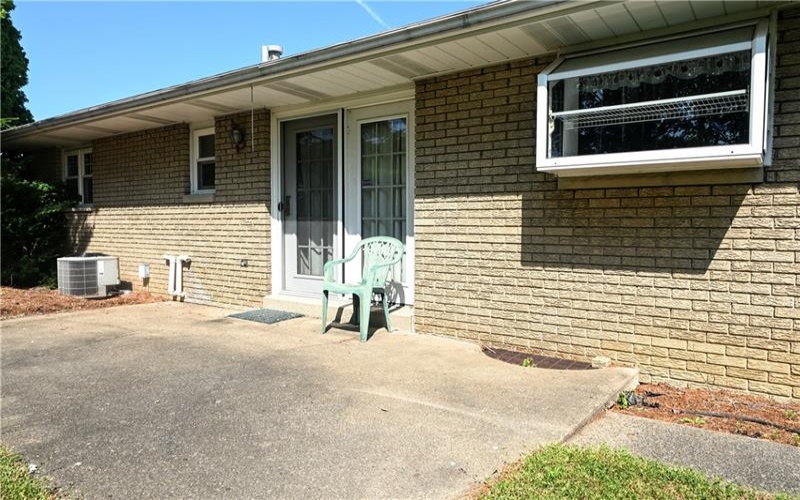 20 JEFFERSON DRIVE, Monessen, 15062, 3 Bedrooms Bedrooms, 8 Rooms Rooms,2 BathroomsBathrooms,Residential,For Sale,JEFFERSON DRIVE,1762243