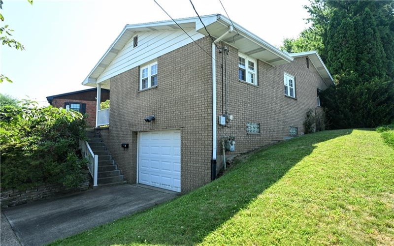 20 JEFFERSON DRIVE, Monessen, 15062, 3 Bedrooms Bedrooms, 8 Rooms Rooms,2 BathroomsBathrooms,Residential,For Sale,JEFFERSON DRIVE,1762243