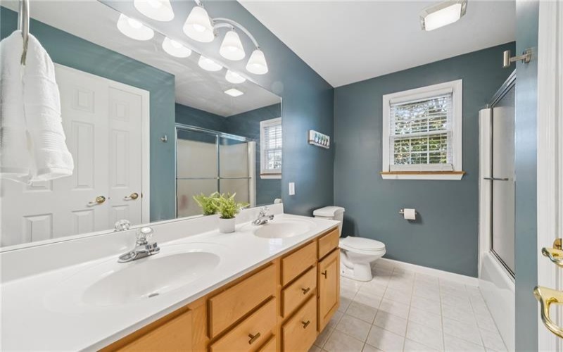 1115 Chaucer Dr, Greensburg, 15601, 4 Bedrooms Bedrooms, 11 Rooms Rooms,3.1 BathroomsBathrooms,Residential,For Sale,Chaucer Dr,1762475