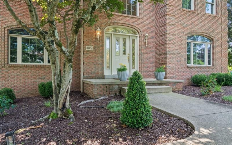 1115 Chaucer Dr, Greensburg, 15601, 4 Bedrooms Bedrooms, 11 Rooms Rooms,3.1 BathroomsBathrooms,Residential,For Sale,Chaucer Dr,1762475