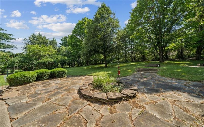 1115 Chaucer Dr, Greensburg, 15601, 4 Bedrooms Bedrooms, 11 Rooms Rooms,3.1 BathroomsBathrooms,Residential,For Sale,Chaucer Dr,1762475