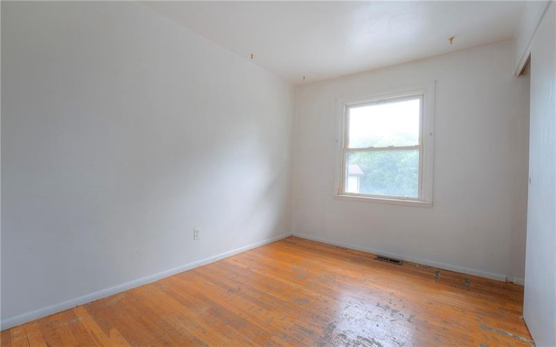 105 Mt. Pleasant Blvd., Irwin, 15642, 3 Bedrooms Bedrooms, 8 Rooms Rooms,1 BathroomBathrooms,Residential,For Sale,Mt. Pleasant Blvd.,1762549