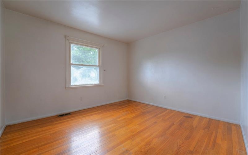 105 Mt. Pleasant Blvd., Irwin, 15642, 3 Bedrooms Bedrooms, 8 Rooms Rooms,1 BathroomBathrooms,Residential,For Sale,Mt. Pleasant Blvd.,1762549