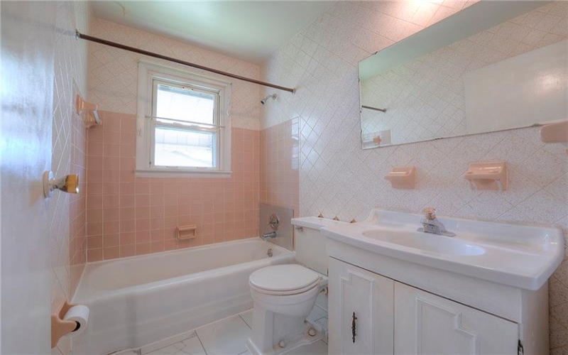 105 Mt. Pleasant Blvd., Irwin, 15642, 3 Bedrooms Bedrooms, 8 Rooms Rooms,1 BathroomBathrooms,Residential,For Sale,Mt. Pleasant Blvd.,1762549