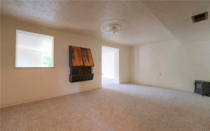 105 Mt. Pleasant Blvd., Irwin, 15642, 3 Bedrooms Bedrooms, 8 Rooms Rooms,1 BathroomBathrooms,Residential,For Sale,Mt. Pleasant Blvd.,1762549