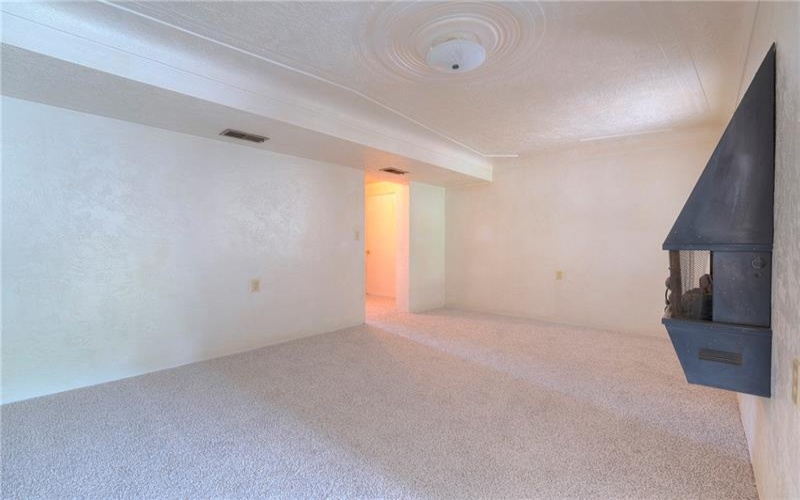 105 Mt. Pleasant Blvd., Irwin, 15642, 3 Bedrooms Bedrooms, 8 Rooms Rooms,1 BathroomBathrooms,Residential,For Sale,Mt. Pleasant Blvd.,1762549