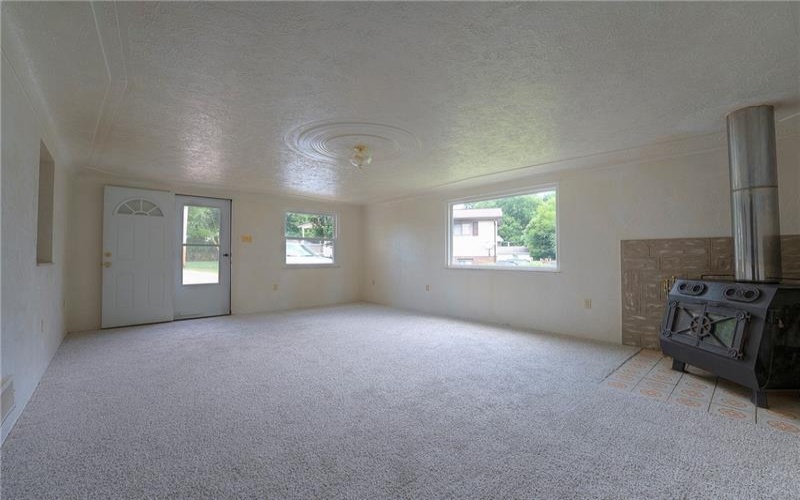 105 Mt. Pleasant Blvd., Irwin, 15642, 3 Bedrooms Bedrooms, 8 Rooms Rooms,1 BathroomBathrooms,Residential,For Sale,Mt. Pleasant Blvd.,1762549