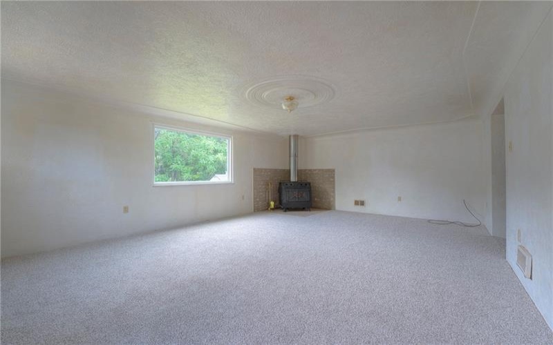 105 Mt. Pleasant Blvd., Irwin, 15642, 3 Bedrooms Bedrooms, 8 Rooms Rooms,1 BathroomBathrooms,Residential,For Sale,Mt. Pleasant Blvd.,1762549