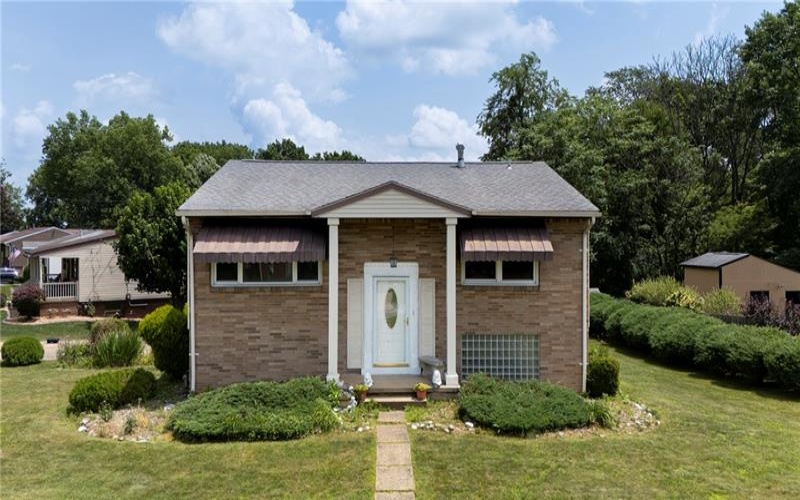 105 Mt. Pleasant Blvd., Irwin, 15642, 3 Bedrooms Bedrooms, 8 Rooms Rooms,1 BathroomBathrooms,Residential,For Sale,Mt. Pleasant Blvd.,1762549