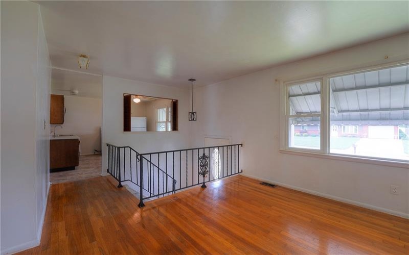 105 Mt. Pleasant Blvd., Irwin, 15642, 3 Bedrooms Bedrooms, 8 Rooms Rooms,1 BathroomBathrooms,Residential,For Sale,Mt. Pleasant Blvd.,1762549