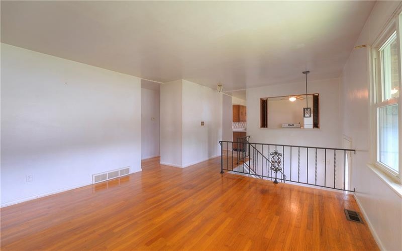 105 Mt. Pleasant Blvd., Irwin, 15642, 3 Bedrooms Bedrooms, 8 Rooms Rooms,1 BathroomBathrooms,Residential,For Sale,Mt. Pleasant Blvd.,1762549