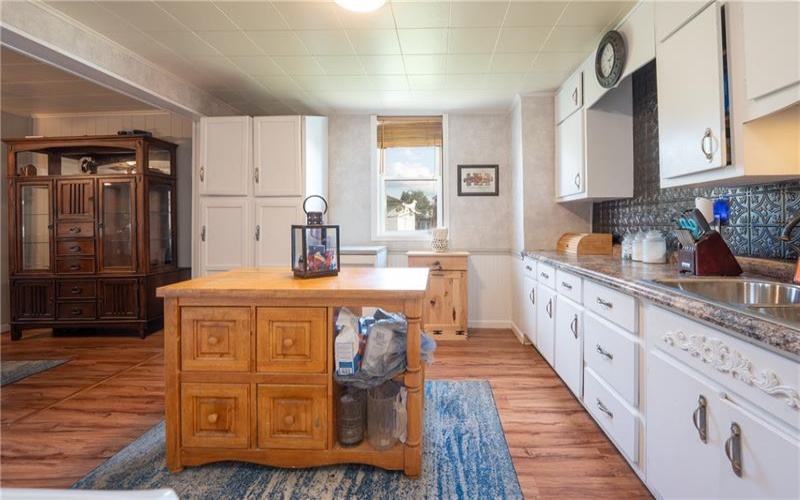 11 School St, Scottdale, 15683, 3 Bedrooms Bedrooms, ,2 BathroomsBathrooms,Residential,For Sale,School St,1762592