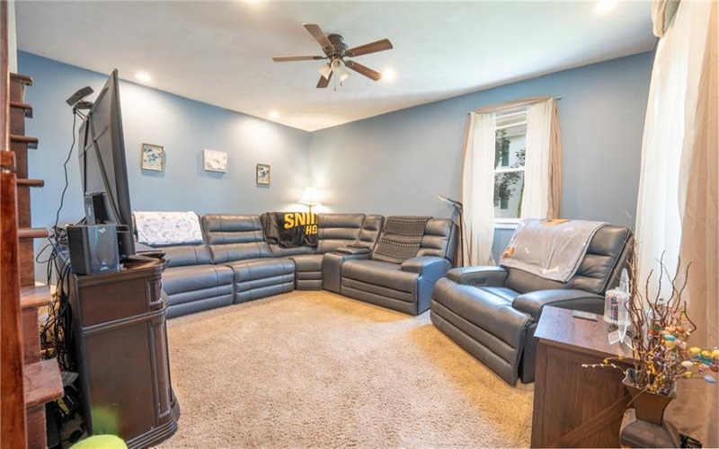 11 School St, Scottdale, 15683, 3 Bedrooms Bedrooms, ,2 BathroomsBathrooms,Residential,For Sale,School St,1762592