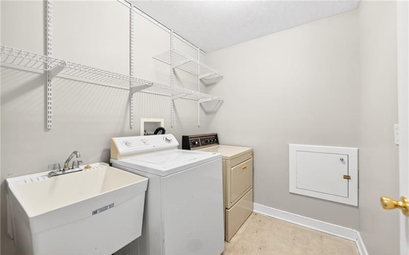 4 Dogwood Drive, Washington, 15301, 3 Bedrooms Bedrooms, 9 Rooms Rooms,1.1 BathroomsBathrooms,Residential,For Sale,Dogwood Drive,1762776