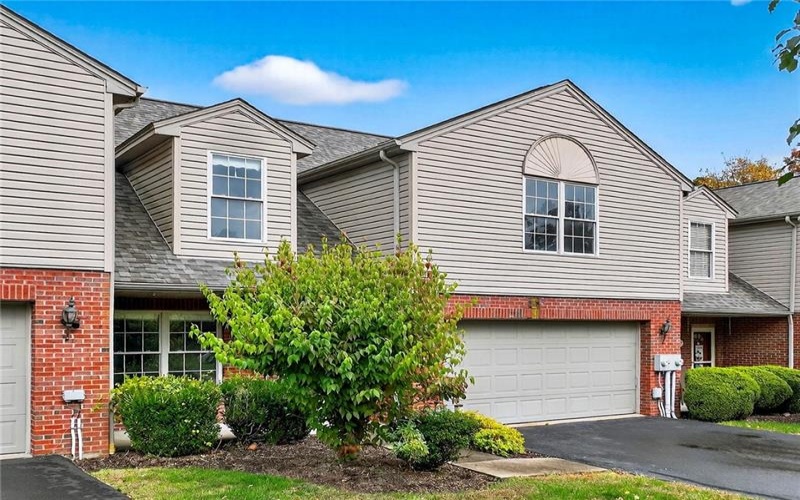 4 Dogwood Drive, Washington, 15301, 3 Bedrooms Bedrooms, 9 Rooms Rooms,1.1 BathroomsBathrooms,Residential,For Sale,Dogwood Drive,1762776