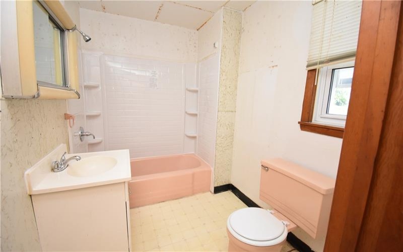 328 5th Avenue, New Kensington, 15068, ,Multi-unit,For Sale,5th Avenue,1762801