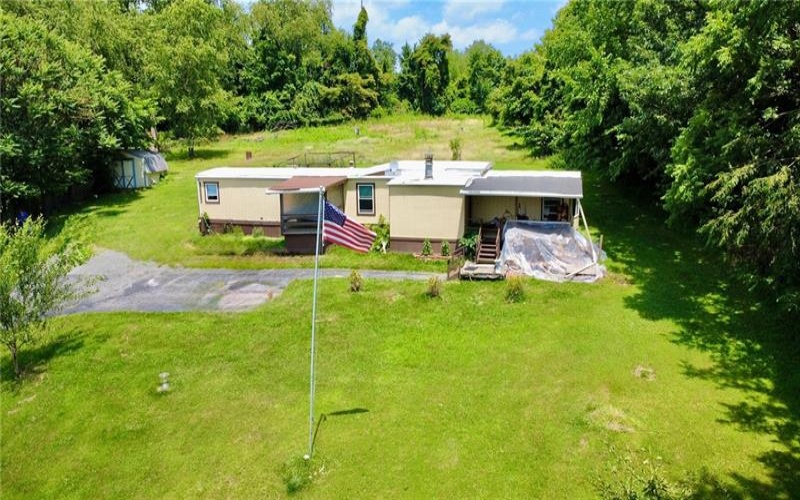 1238 Pinewood Rd, Irwin, 15642, 2 Bedrooms Bedrooms, ,1 BathroomBathrooms,Residential,For Sale,Pinewood Rd,1762842