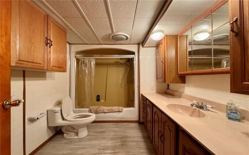 1238 Pinewood Rd, Irwin, 15642, 2 Bedrooms Bedrooms, ,1 BathroomBathrooms,Residential,For Sale,Pinewood Rd,1762842