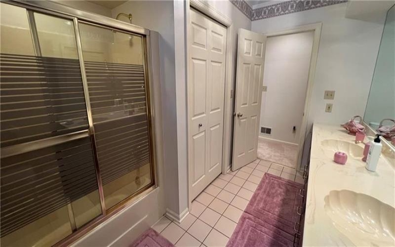 258 Cobblestone DRIVE, Greensburg, 15601, 5 Bedrooms Bedrooms, 14 Rooms Rooms,4 BathroomsBathrooms,Residential,For Sale,Cobblestone,1762847