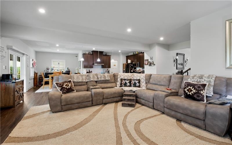 254 Regency Drive, Eighty Four, 15330, 4 Bedrooms Bedrooms, 11 Rooms Rooms,3.1 BathroomsBathrooms,Residential,For Sale,Regency Drive,1762857