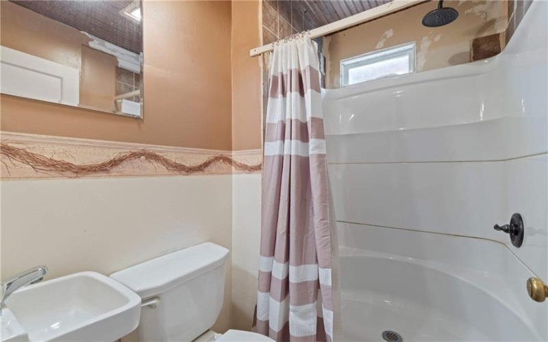 971 Thompson Ave, Donora, 15033, 3 Bedrooms Bedrooms, ,2 BathroomsBathrooms,Residential,For Sale,Thompson Ave,1762899