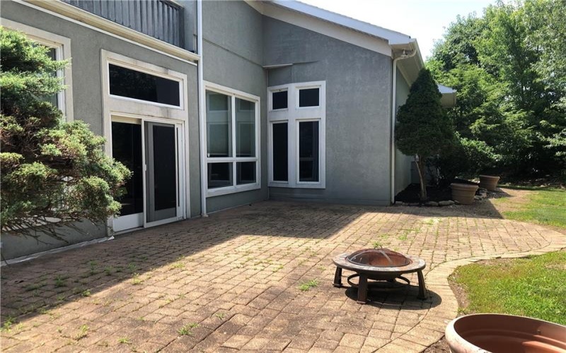 87 FARMVIEW DR, Uniontown, 15401, 4 Bedrooms Bedrooms, 14 Rooms Rooms,3 BathroomsBathrooms,Residential,For Sale,FARMVIEW DR,1762902