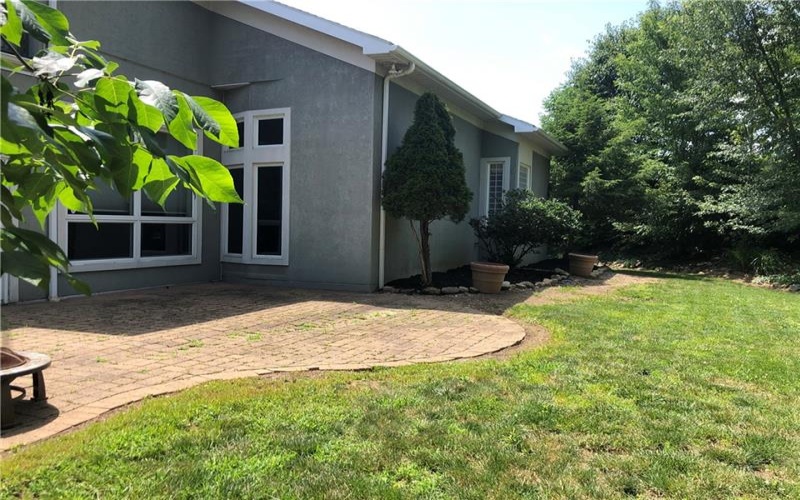 87 FARMVIEW DR, Uniontown, 15401, 4 Bedrooms Bedrooms, 14 Rooms Rooms,3 BathroomsBathrooms,Residential,For Sale,FARMVIEW DR,1762902