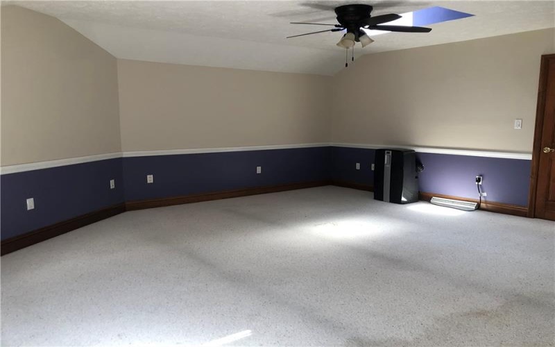 87 FARMVIEW DR, Uniontown, 15401, 4 Bedrooms Bedrooms, 14 Rooms Rooms,3 BathroomsBathrooms,Residential,For Sale,FARMVIEW DR,1762902