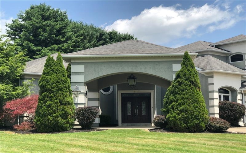 87 FARMVIEW DR, Uniontown, 15401, 4 Bedrooms Bedrooms, 14 Rooms Rooms,3 BathroomsBathrooms,Residential,For Sale,FARMVIEW DR,1762902