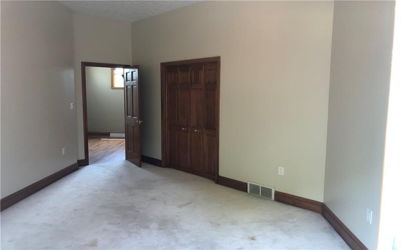 87 FARMVIEW DR, Uniontown, 15401, 4 Bedrooms Bedrooms, 14 Rooms Rooms,3 BathroomsBathrooms,Residential,For Sale,FARMVIEW DR,1762902