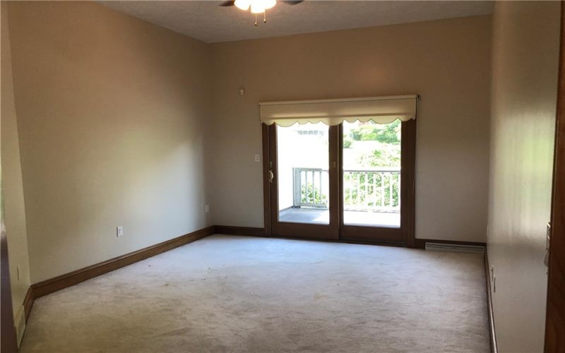 87 FARMVIEW DR, Uniontown, 15401, 4 Bedrooms Bedrooms, 14 Rooms Rooms,3 BathroomsBathrooms,Residential,For Sale,FARMVIEW DR,1762902