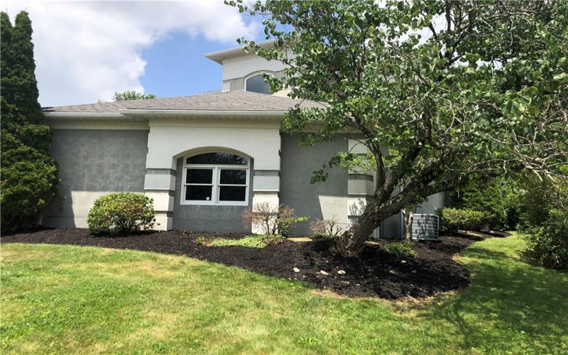 87 FARMVIEW DR, Uniontown, 15401, 4 Bedrooms Bedrooms, 14 Rooms Rooms,3 BathroomsBathrooms,Residential,For Sale,FARMVIEW DR,1762902