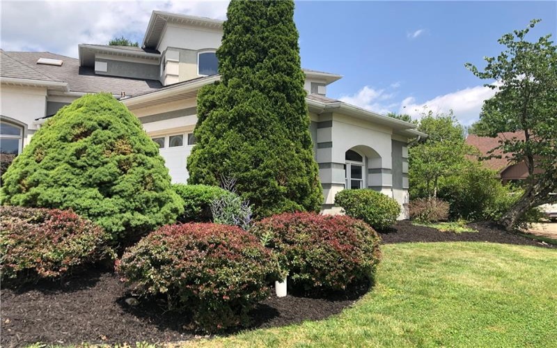 87 FARMVIEW DR, Uniontown, 15401, 4 Bedrooms Bedrooms, 14 Rooms Rooms,3 BathroomsBathrooms,Residential,For Sale,FARMVIEW DR,1762902
