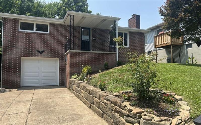 1735 Rebecca St, New Kensington, 15068, 3 Bedrooms Bedrooms, 8 Rooms Rooms,2 BathroomsBathrooms,Residential,For Sale,Rebecca St,1762917
