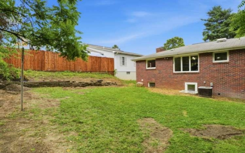 1735 Rebecca St, New Kensington, 15068, 3 Bedrooms Bedrooms, 8 Rooms Rooms,2 BathroomsBathrooms,Residential,For Sale,Rebecca St,1762917