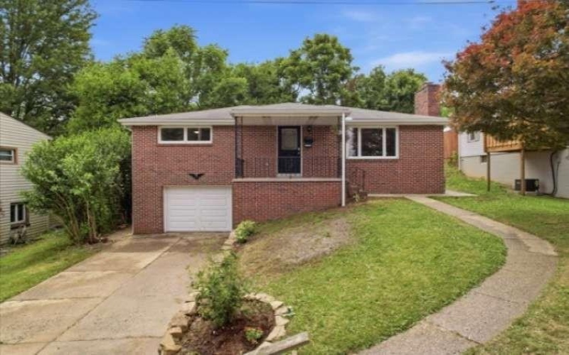 1735 Rebecca St, New Kensington, 15068, 3 Bedrooms Bedrooms, 8 Rooms Rooms,2 BathroomsBathrooms,Residential,For Sale,Rebecca St,1762917