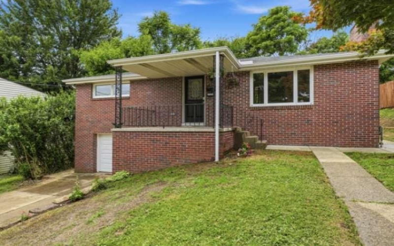 1735 Rebecca St, New Kensington, 15068, 3 Bedrooms Bedrooms, 8 Rooms Rooms,2 BathroomsBathrooms,Residential,For Sale,Rebecca St,1762917