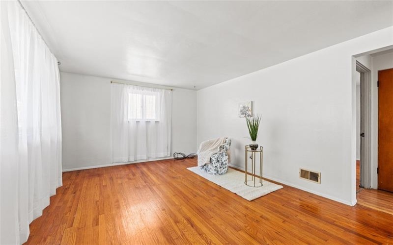 92 Stella Dr, Trafford, 15085, 3 Bedrooms Bedrooms, 9 Rooms Rooms,2 BathroomsBathrooms,Residential,For Sale,Stella Dr,1762975