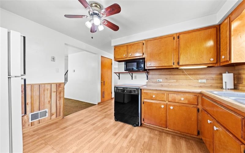 92 Stella Dr, Trafford, 15085, 3 Bedrooms Bedrooms, 9 Rooms Rooms,2 BathroomsBathrooms,Residential,For Sale,Stella Dr,1762975