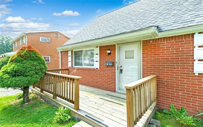 92 Stella Dr, Trafford, 15085, 3 Bedrooms Bedrooms, 9 Rooms Rooms,2 BathroomsBathrooms,Residential,For Sale,Stella Dr,1762975