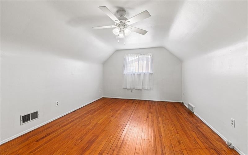 92 Stella Dr, Trafford, 15085, 3 Bedrooms Bedrooms, 9 Rooms Rooms,2 BathroomsBathrooms,Residential,For Sale,Stella Dr,1762975