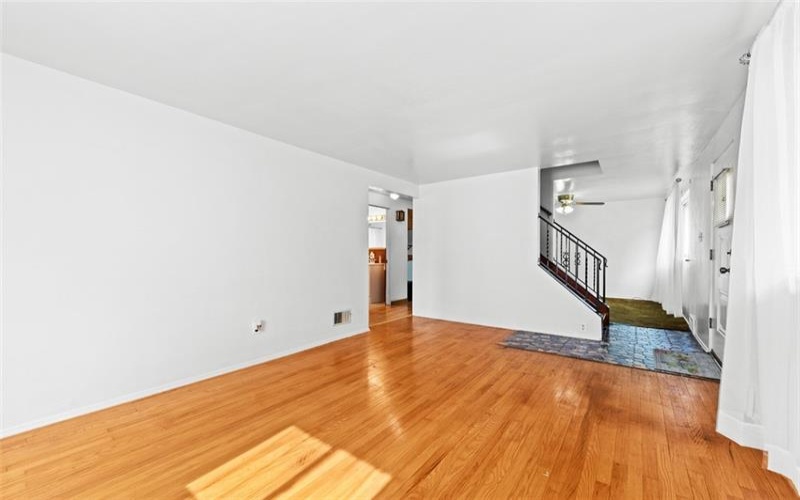 92 Stella Dr, Trafford, 15085, 3 Bedrooms Bedrooms, 9 Rooms Rooms,2 BathroomsBathrooms,Residential,For Sale,Stella Dr,1762975