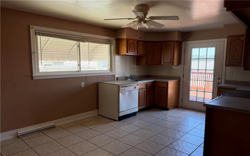 218 Meadow Ave, Charleroi, 15022, 2 Bedrooms Bedrooms, 5 Rooms Rooms,1 BathroomBathrooms,Residential,For Sale,Meadow Ave,1762985