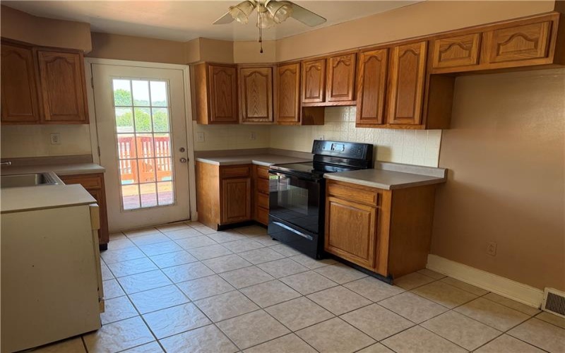 218 Meadow Ave, Charleroi, 15022, 2 Bedrooms Bedrooms, 5 Rooms Rooms,1 BathroomBathrooms,Residential,For Sale,Meadow Ave,1762985